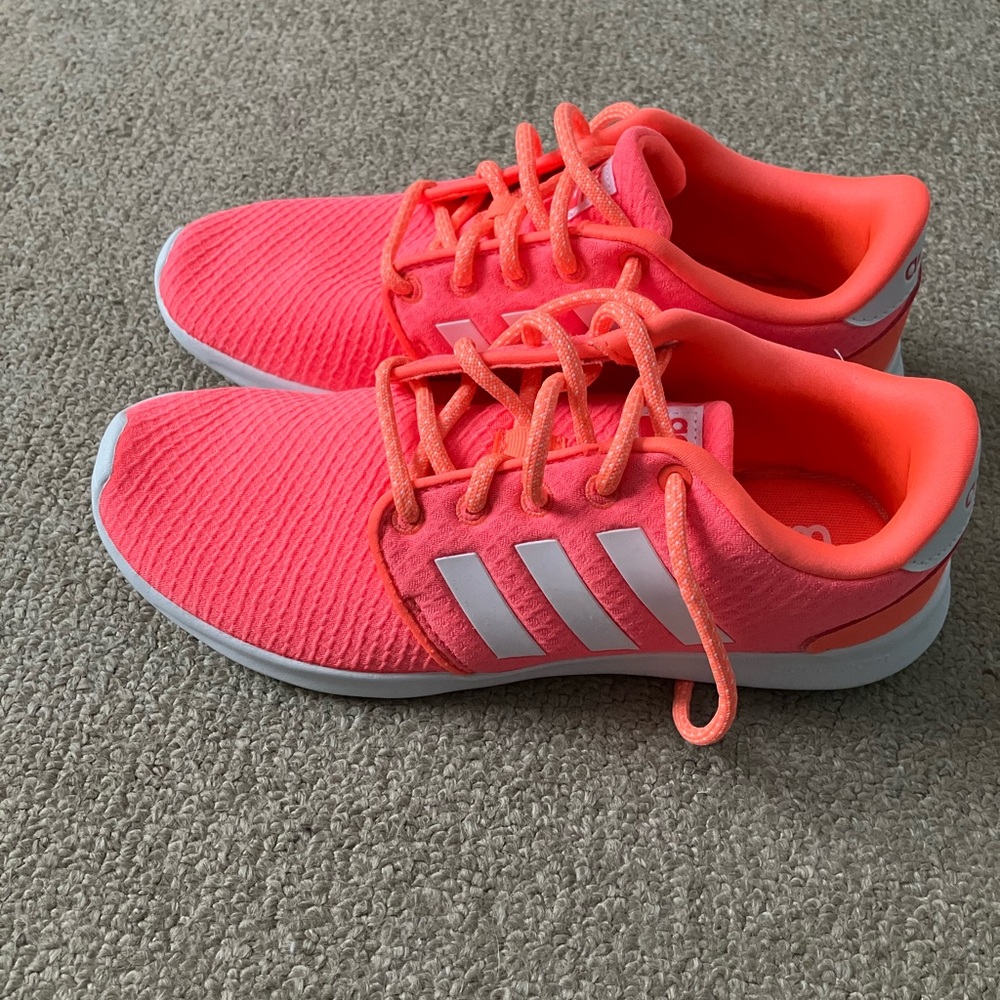 Adidas Women’s CloudfoamQT Racer, Signal Coral, Size 6.5